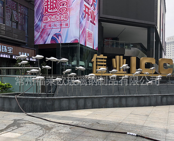 杭州定制人物玻璃钢雕塑公司